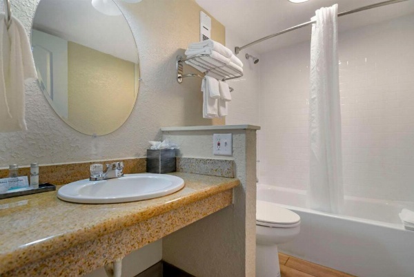 Inn on Destin Harbor, Ascend Hotel Collection image 14