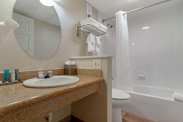 Inn on Destin Harbor, Ascend Hotel Collection image 28