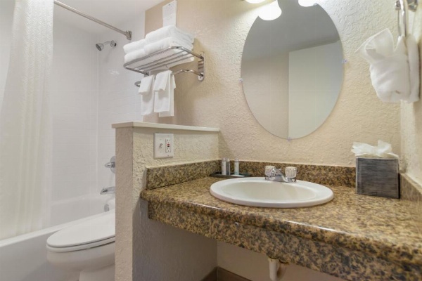 Inn on Destin Harbor, Ascend Hotel Collection image 8